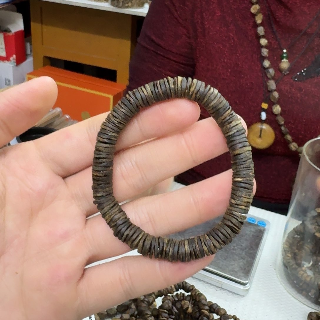 沉香木手串白棋沉水片珠单圈 0.8-8 克多样性发一