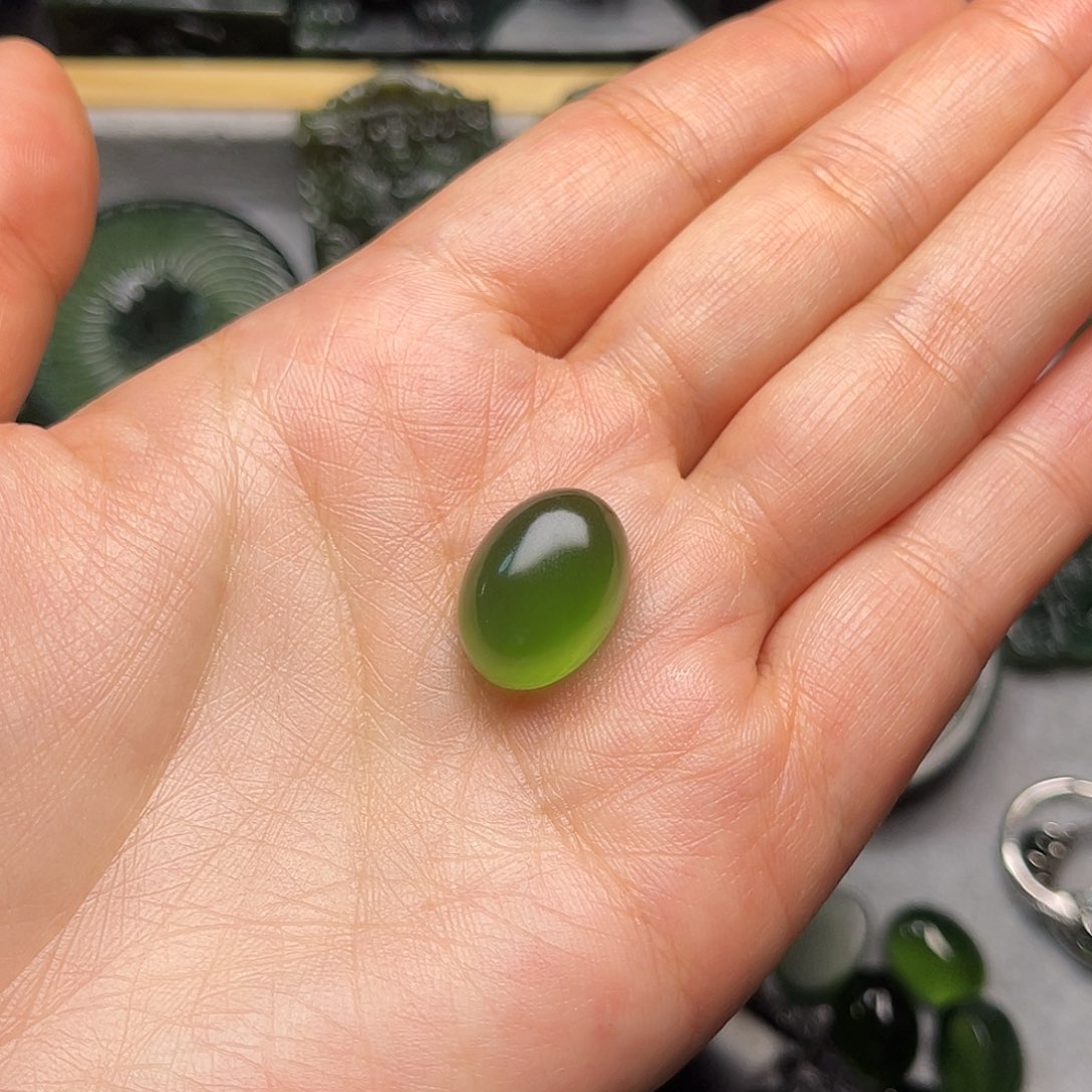 凡***哥蛇纹石玉未镶嵌颈饰