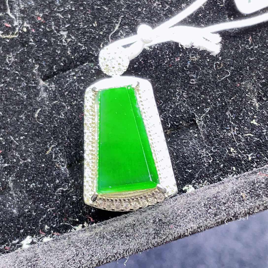 翡翠颈饰未镶嵌66，