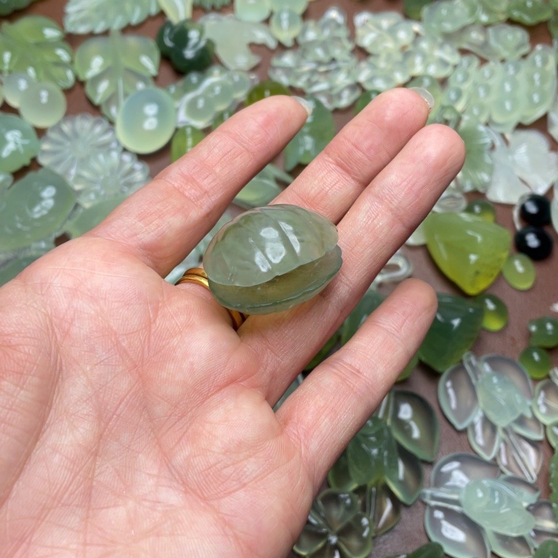 蛇纹石玉合金颈饰