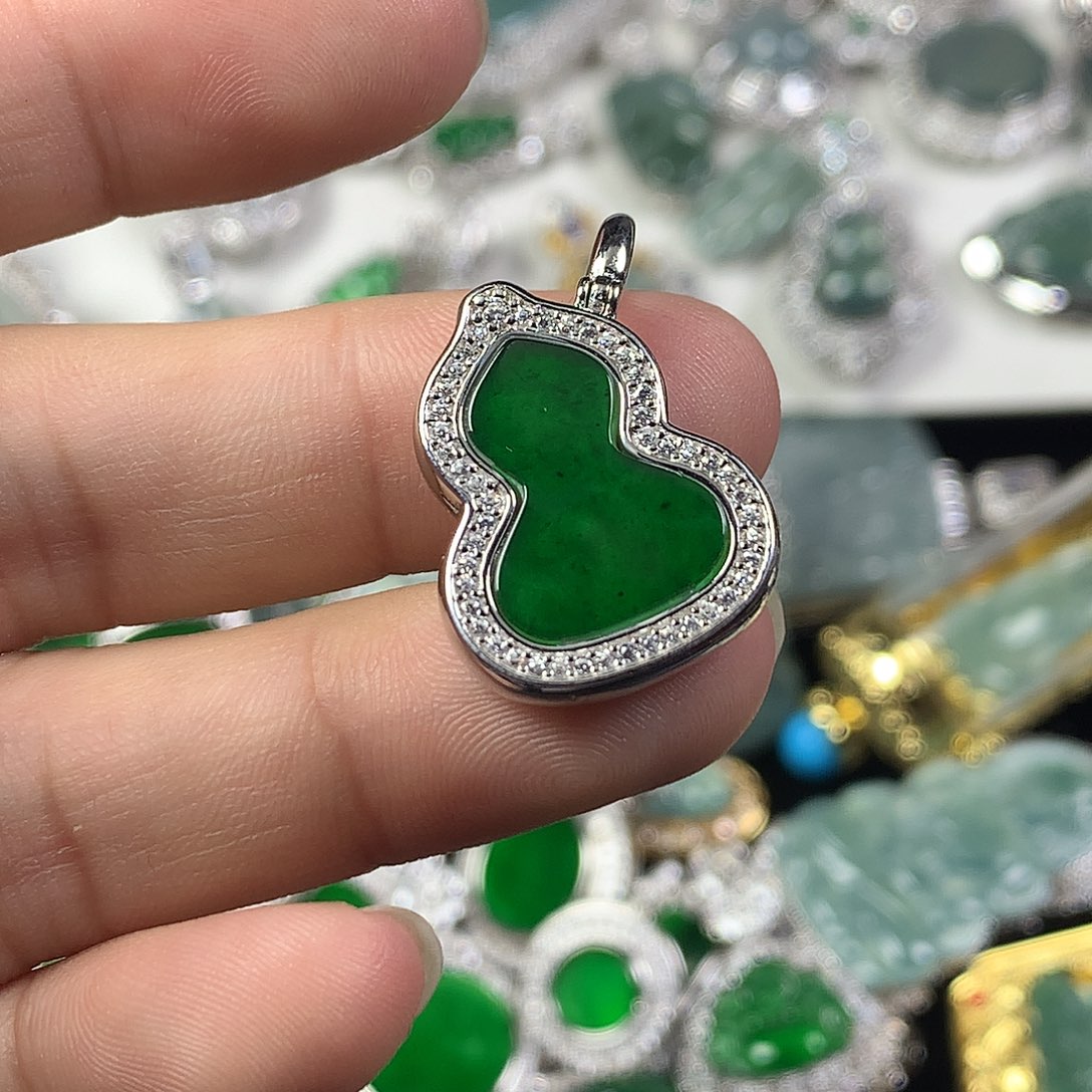 7***1翡翠未镶嵌吊坠(不含链)葫芦