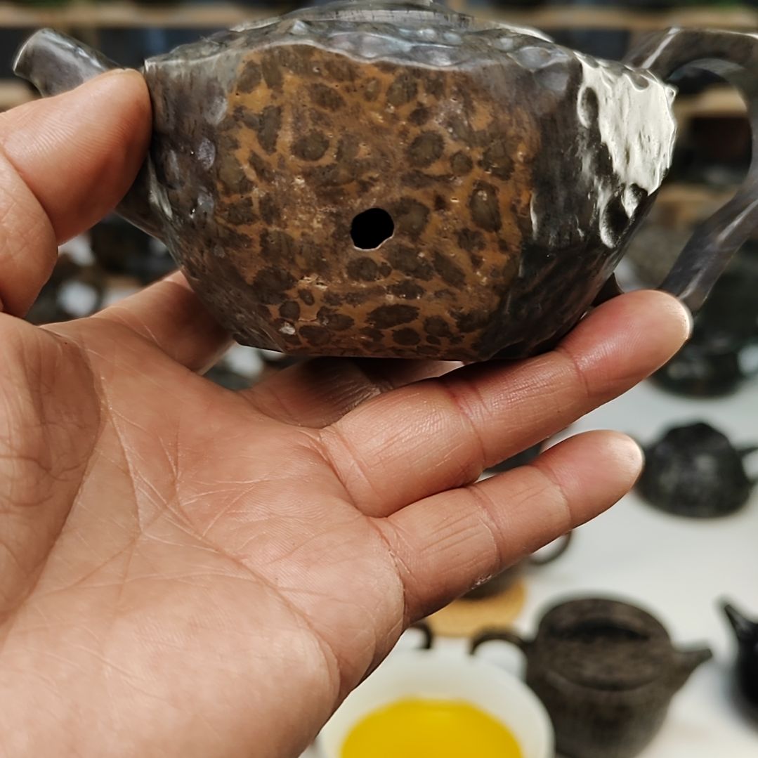 一***室米粒玉随型茶壶，瑕疵处理不退不换