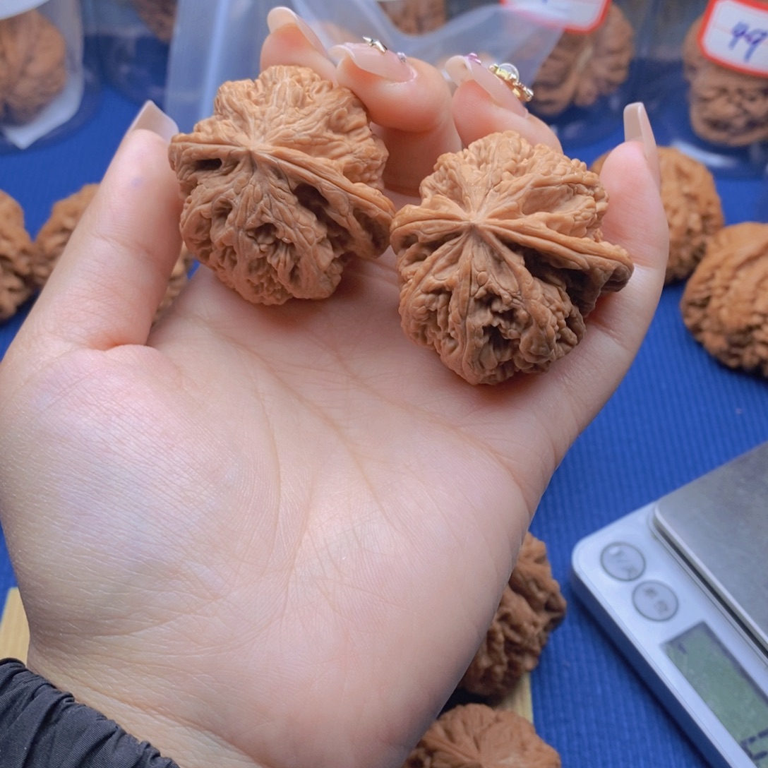 文玩核桃吊坠粗筋精品对42