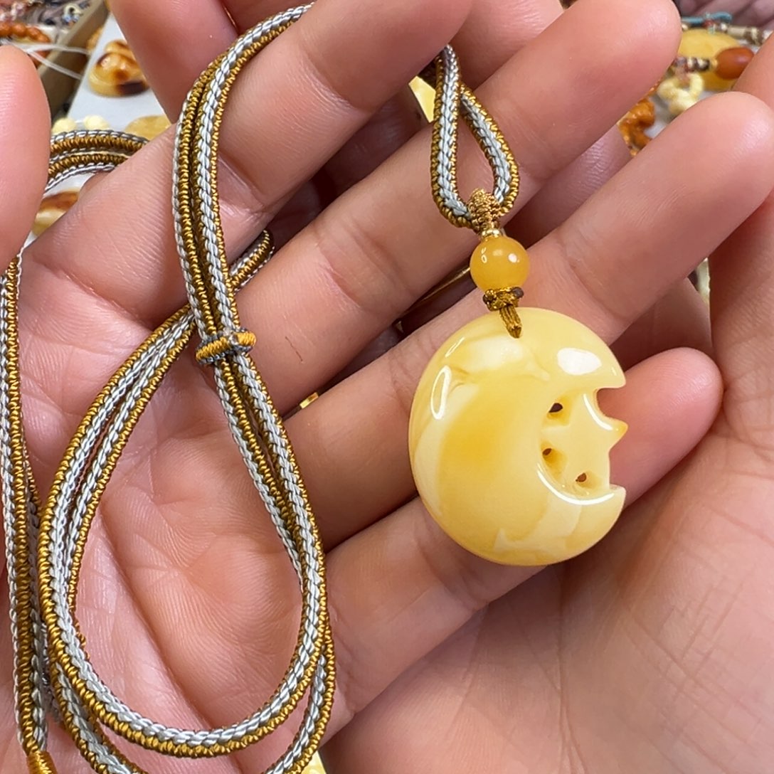 蜜蜡裸石未镶嵌蜜蜡