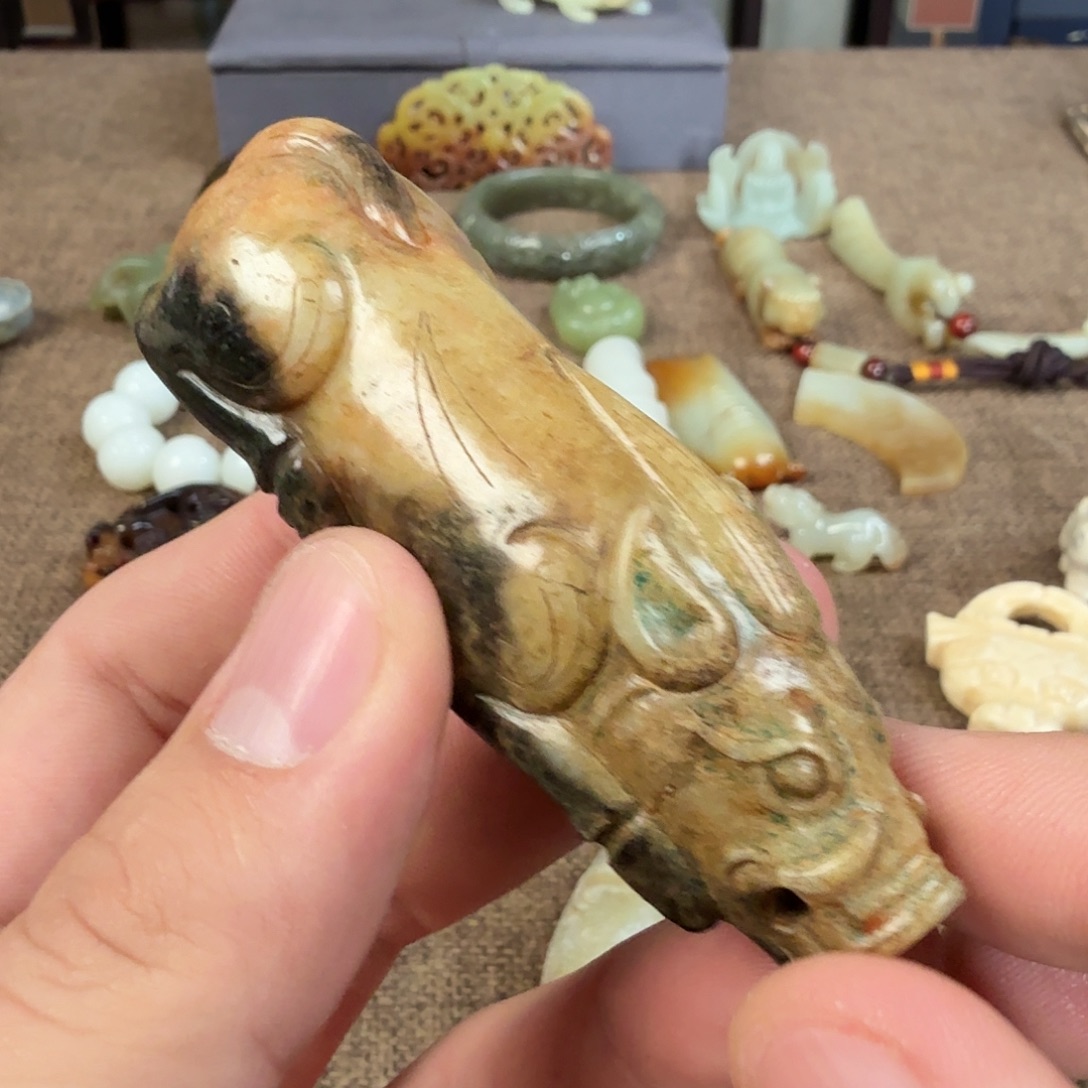 乔****和田玉（糖玉）未镶嵌珠宝奇石