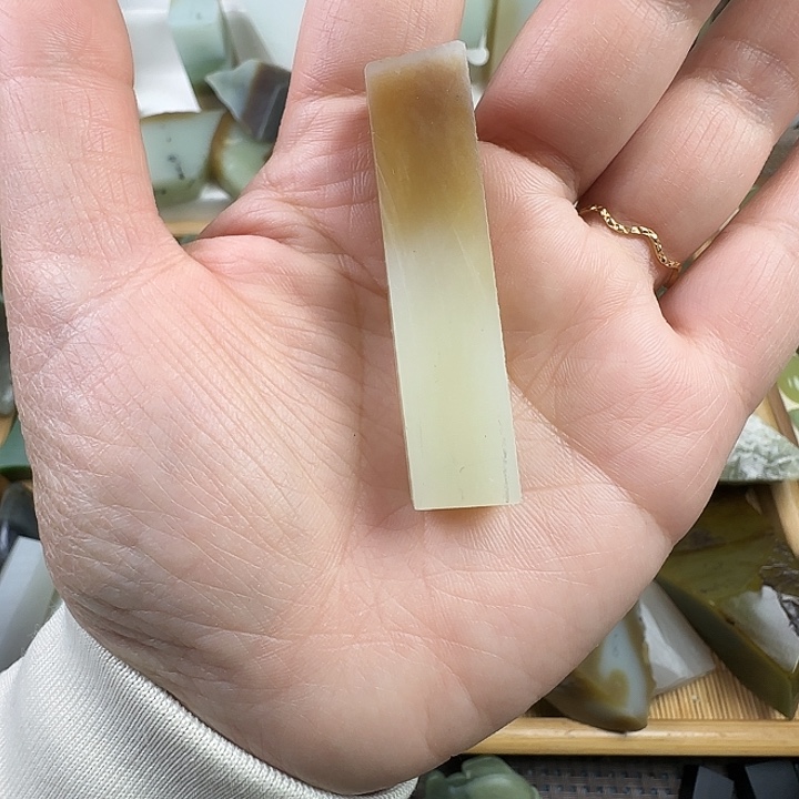幽***人和田玉未镶嵌颈饰