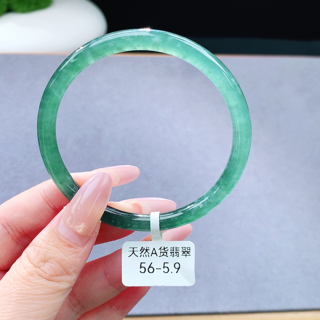 未镶嵌手镯（圆镯）翡翠