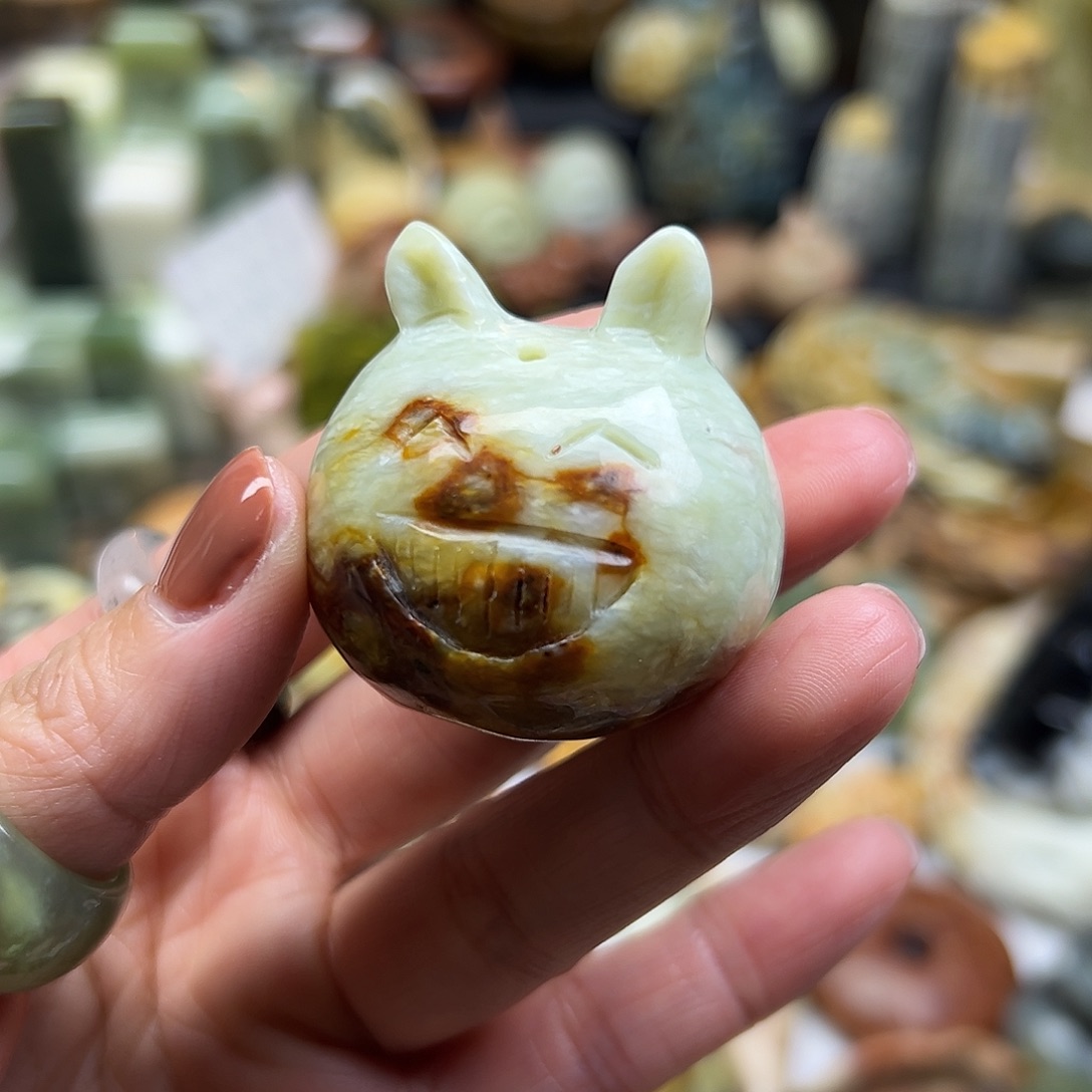 岫玉未镶嵌颈饰辽阳料龙猫