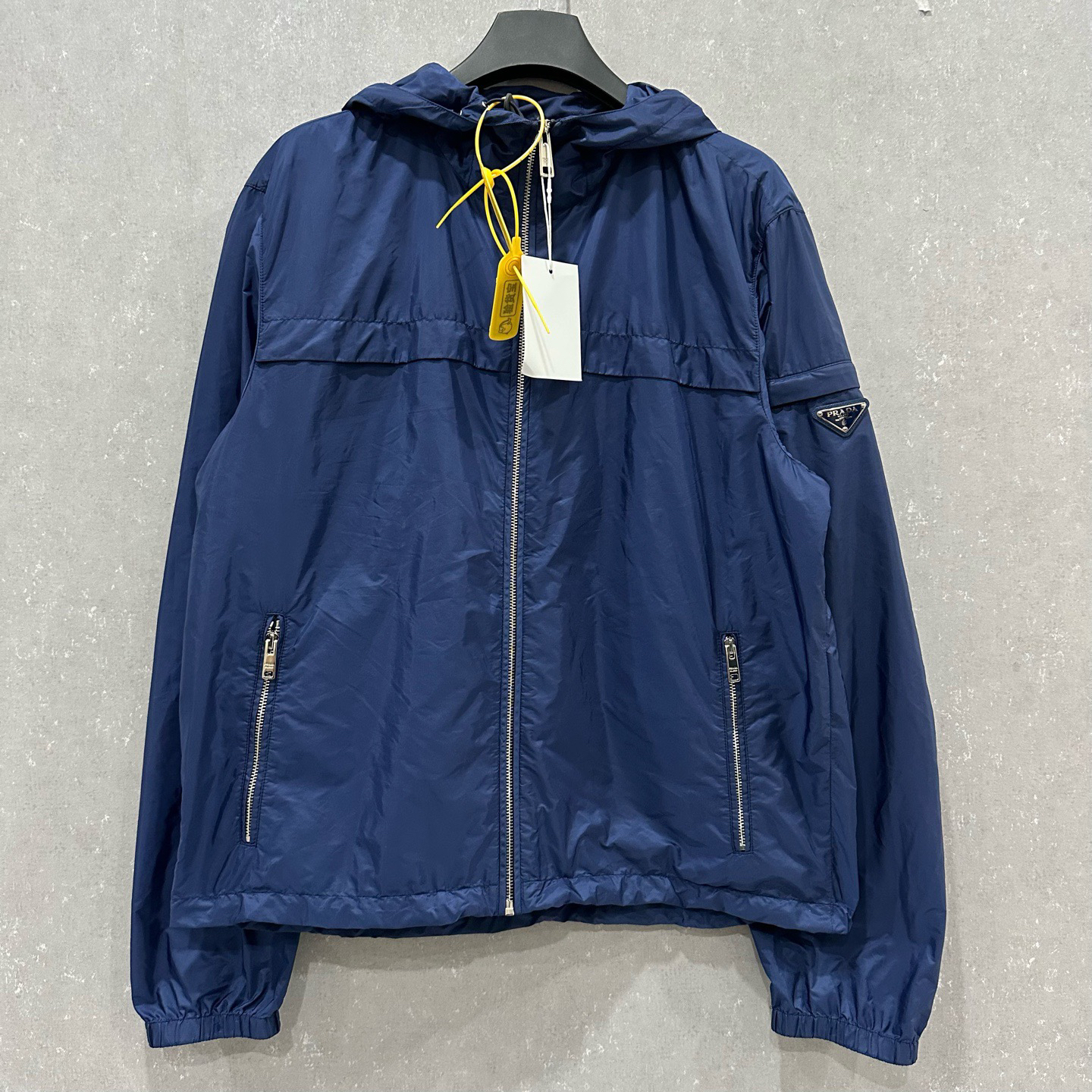 99新 Prada/普拉达 深蓝色三角标拉链连帽冲锋衣54码005231