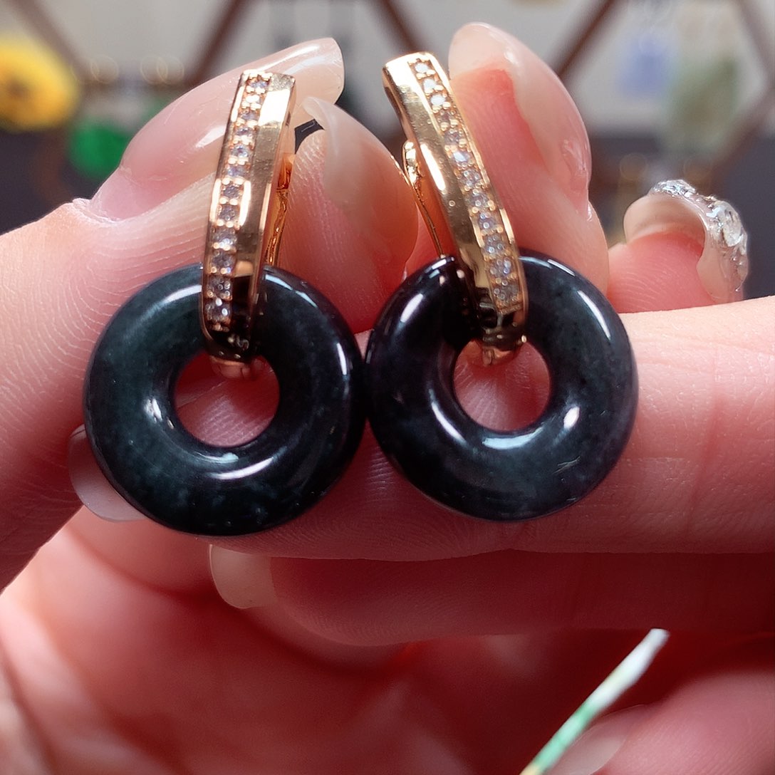 翡翠耳饰未镶嵌天然翡翠