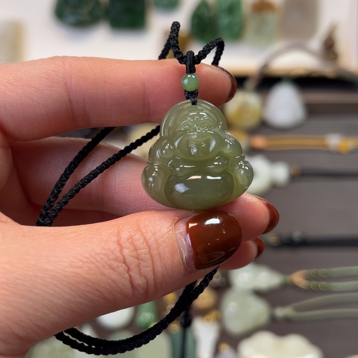 和田玉未镶嵌颈饰厚装佛公