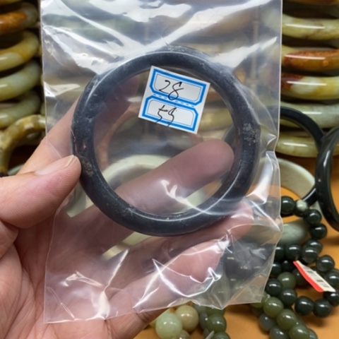 未镶嵌蛇纹石玉手镯