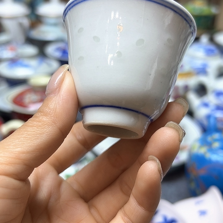 景德镇的瓷器也在