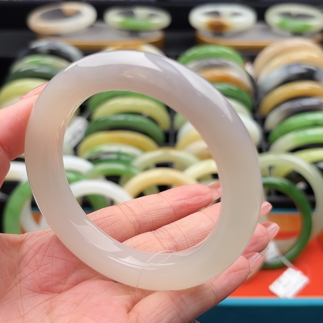 和田玉未镶嵌手镯白底一口温柔紫57.8