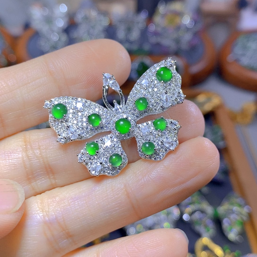 翡翠颈饰银S925镶嵌天然翡翠