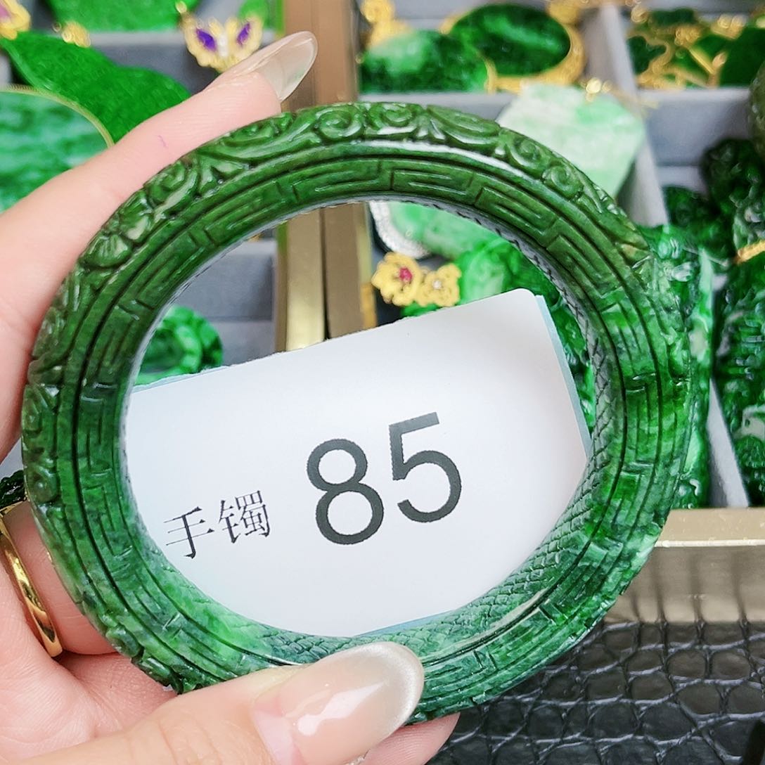 翡翠颈饰未镶嵌手镯57-58