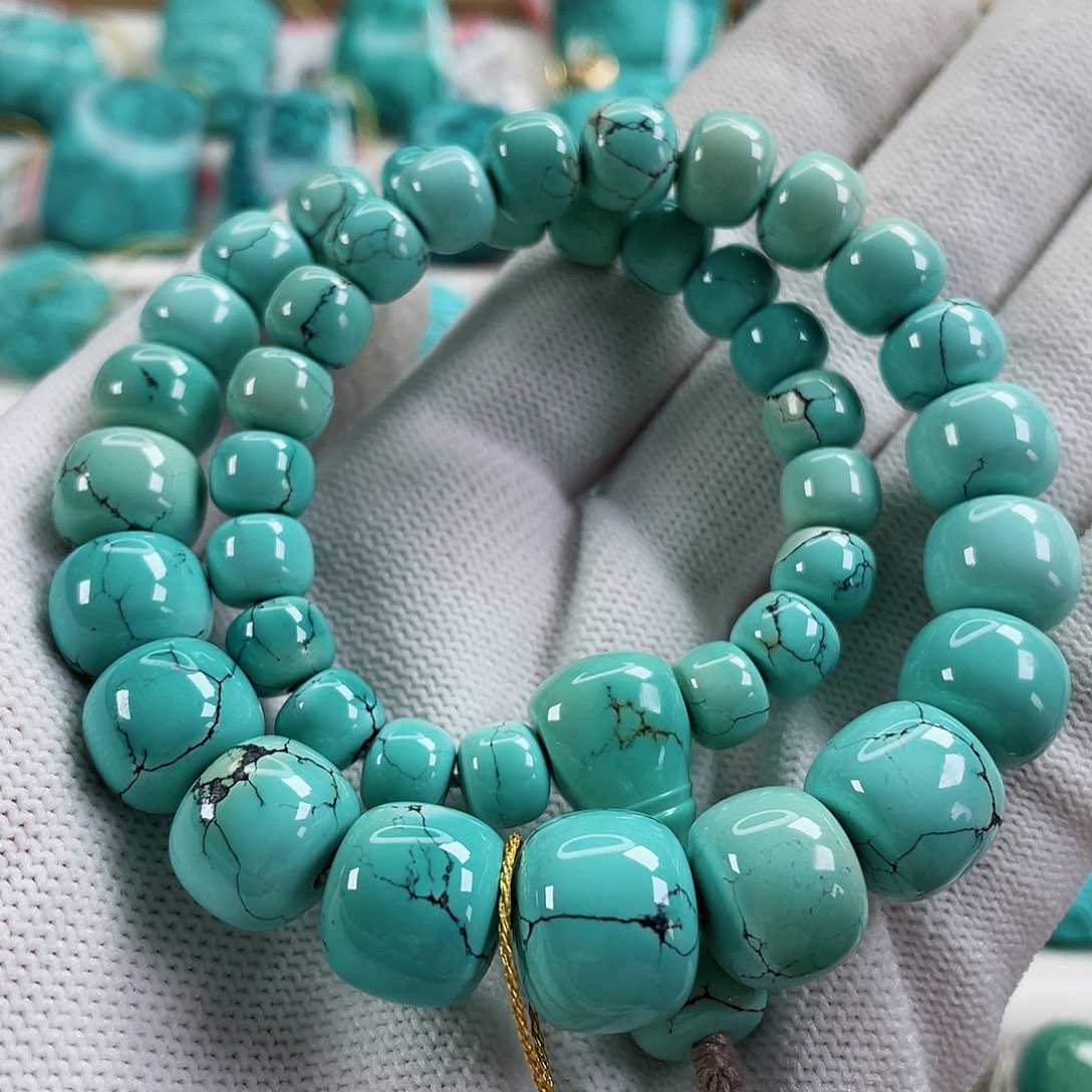 绿松石颈饰未镶嵌