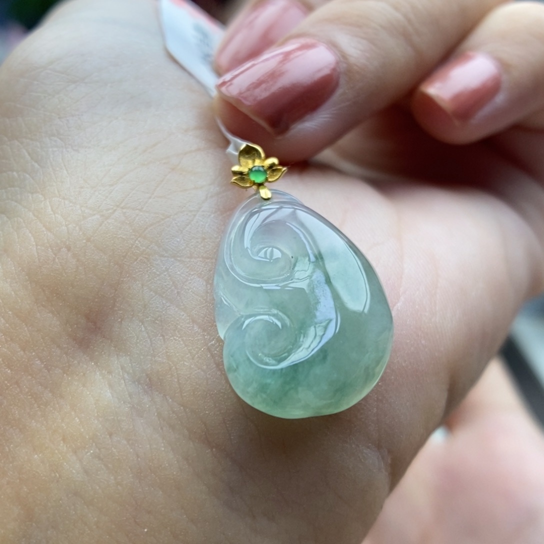 翡翠18K金镶嵌颈饰吊坠6