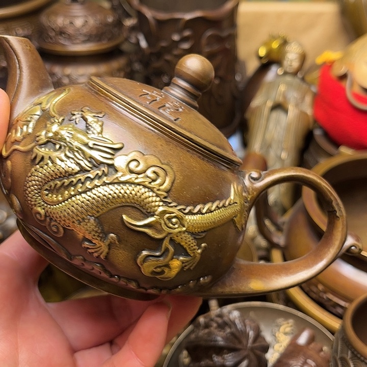 精美铜器批发档口