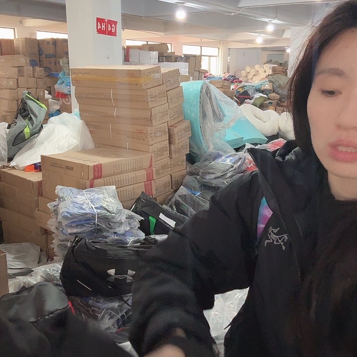 多色小号高品质斜挎包发一