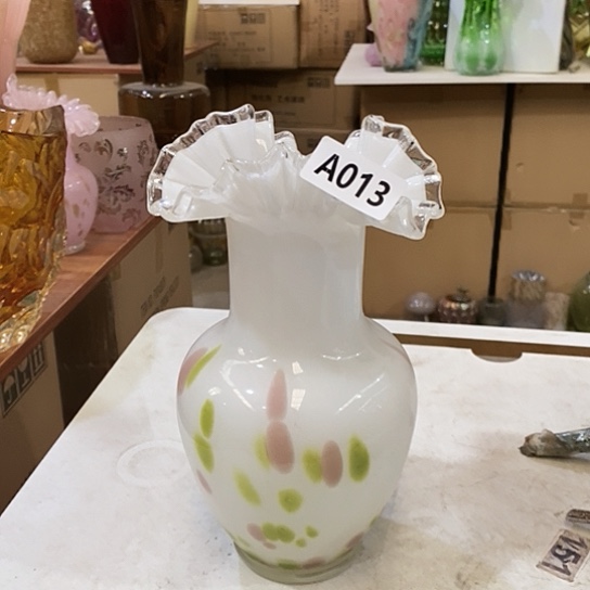 琉璃彩色点高22芬顿花瓶