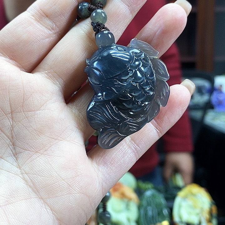 蛇纹石玉吊坠未镶嵌