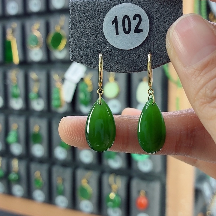 和田玉18K金镶嵌耳饰