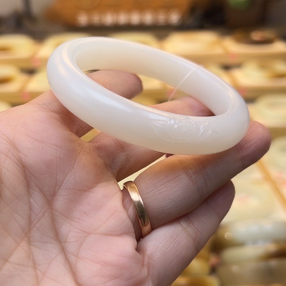 和田玉未镶嵌手镯17