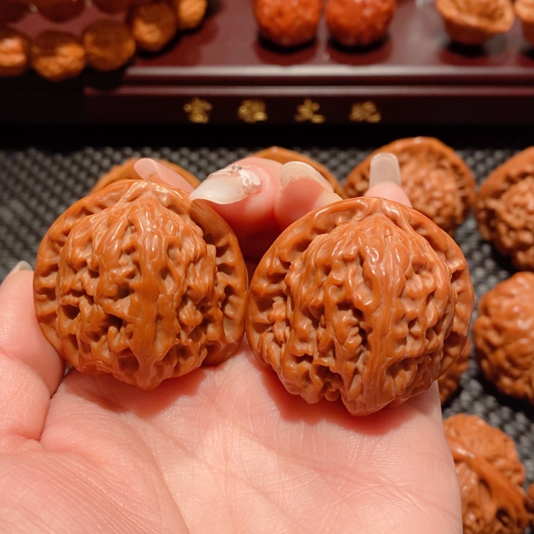 文玩核桃把件白狮子