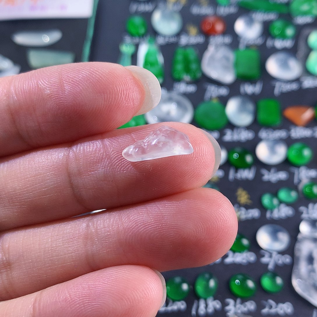 【闪购商品】翡翠颈饰未镶嵌天然翡翠高冰山巅