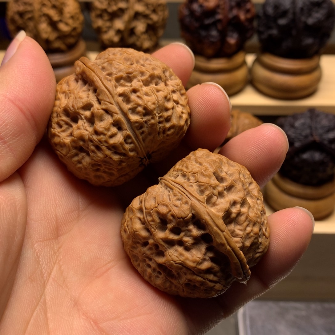 文玩核桃把件密纹石壶