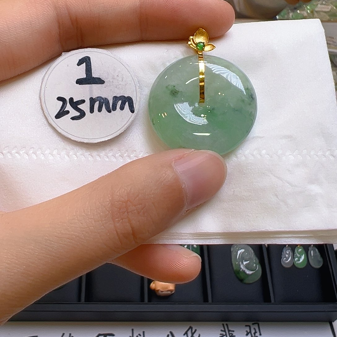 翡翠颈饰18K金镶嵌翡翠