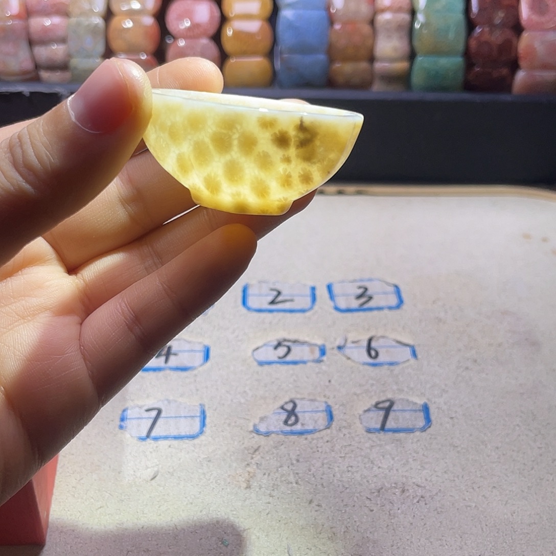 硅化玉未镶嵌55-60圈茶杯