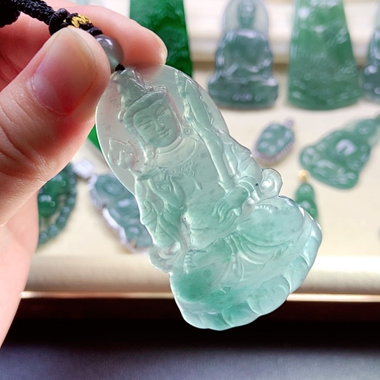 【闪购商品】翡翠颈饰未镶嵌天然