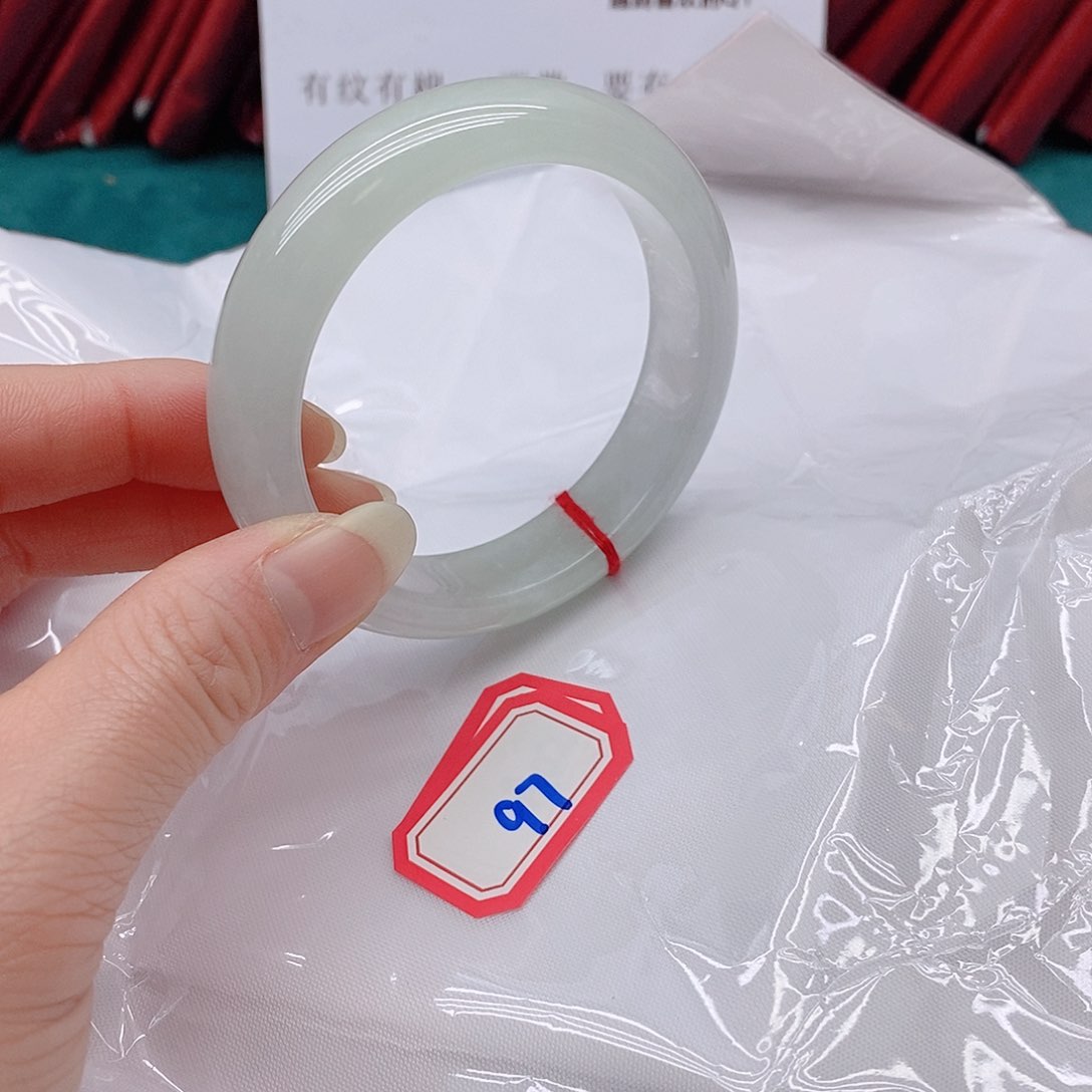 翡翠手镯未镶嵌小*9777777777