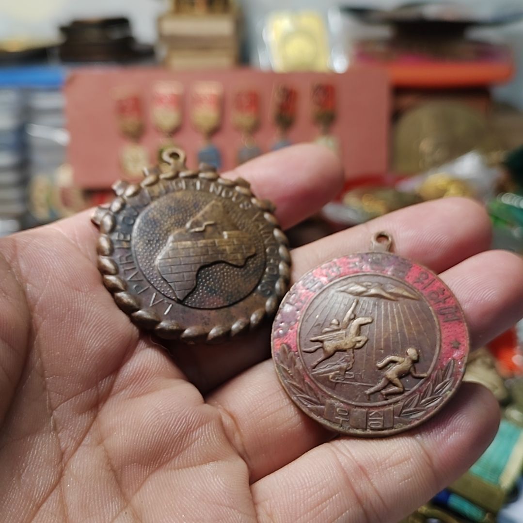 金***爵外国早期的纪念章二个