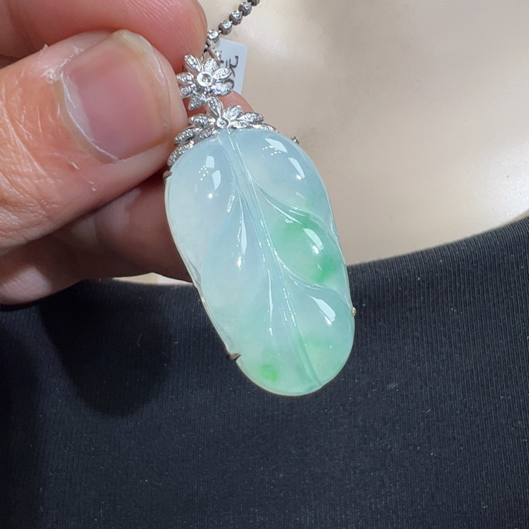 翡翠吊坠(不含链)18K金镶嵌