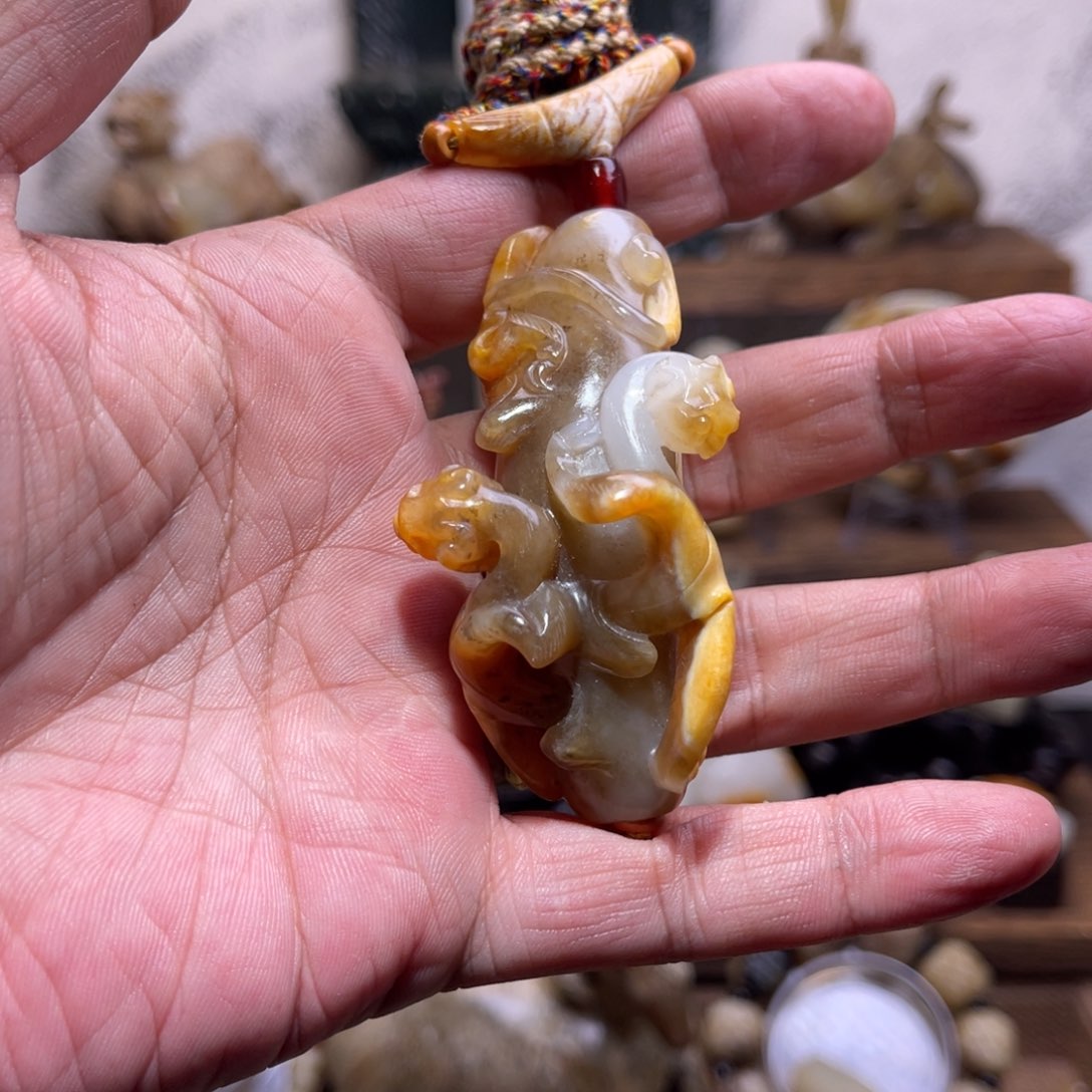 和田玉未镶嵌挂件别****住