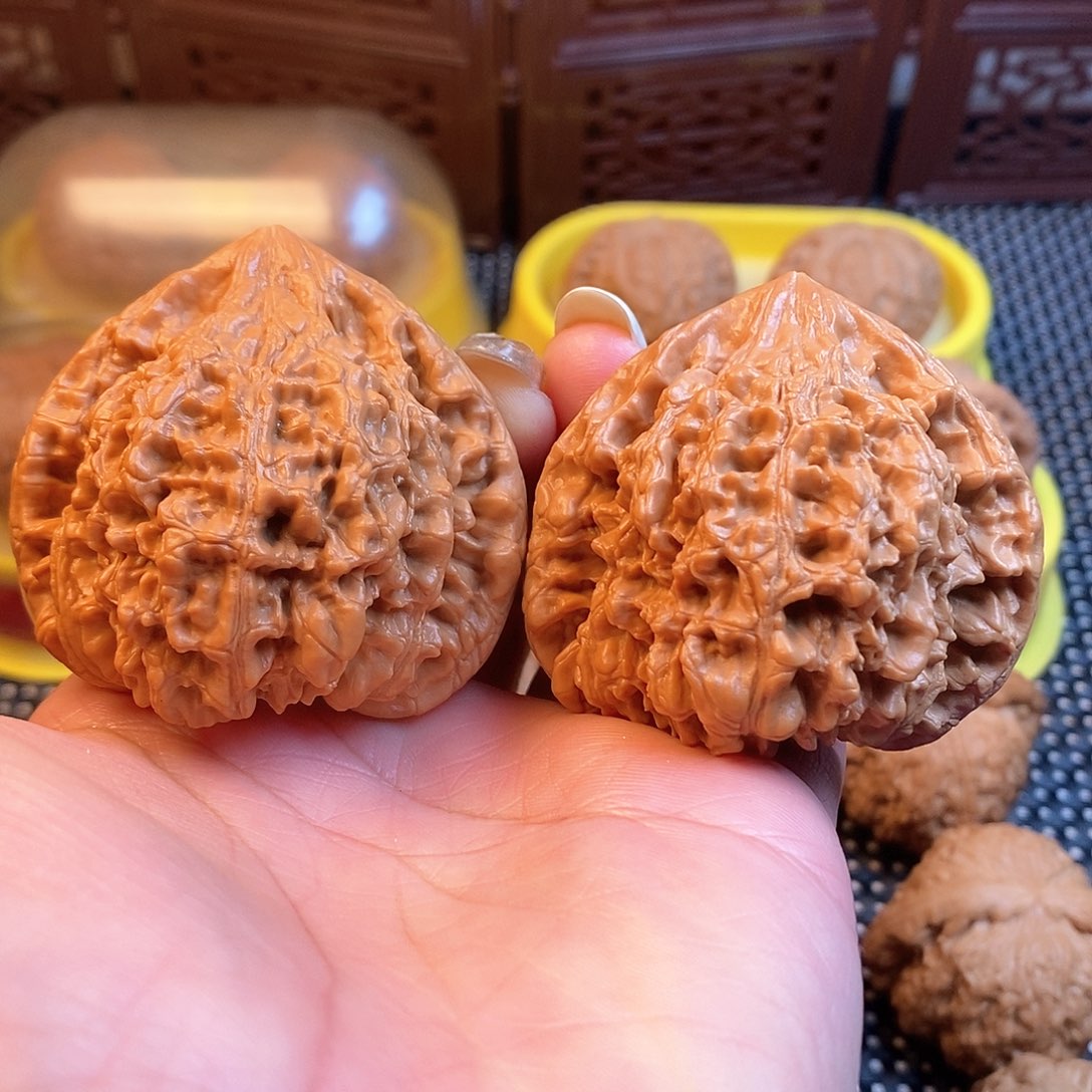 文玩核桃吊坠51尺官帽全品58克