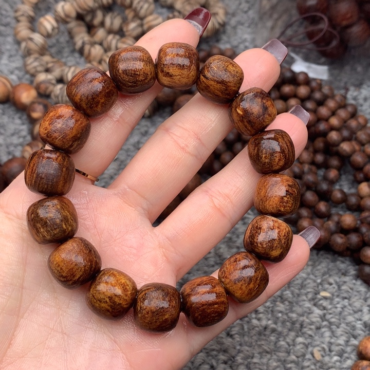 贡木1314老型手串贡木