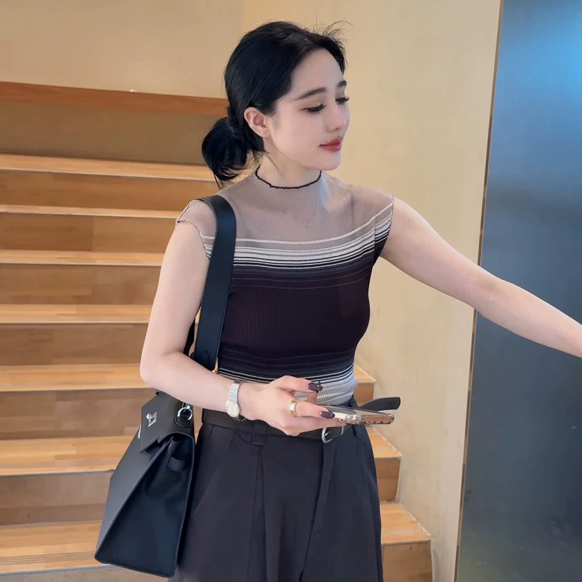 辣妹网纱拼接针织上衣