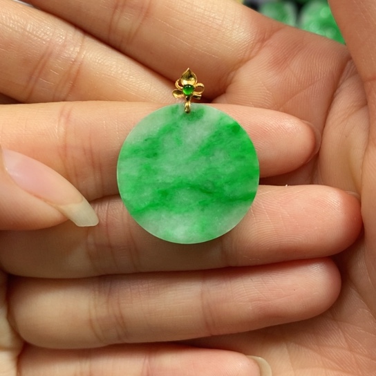 颈饰未镶嵌翡翠吊坠