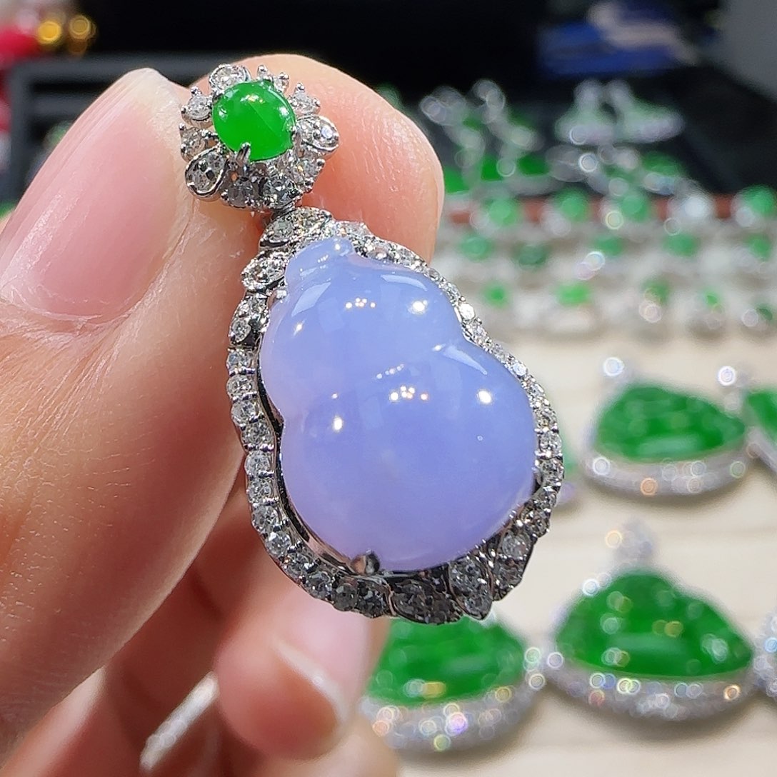 翡翠吊坠(不含链)18K金镶嵌