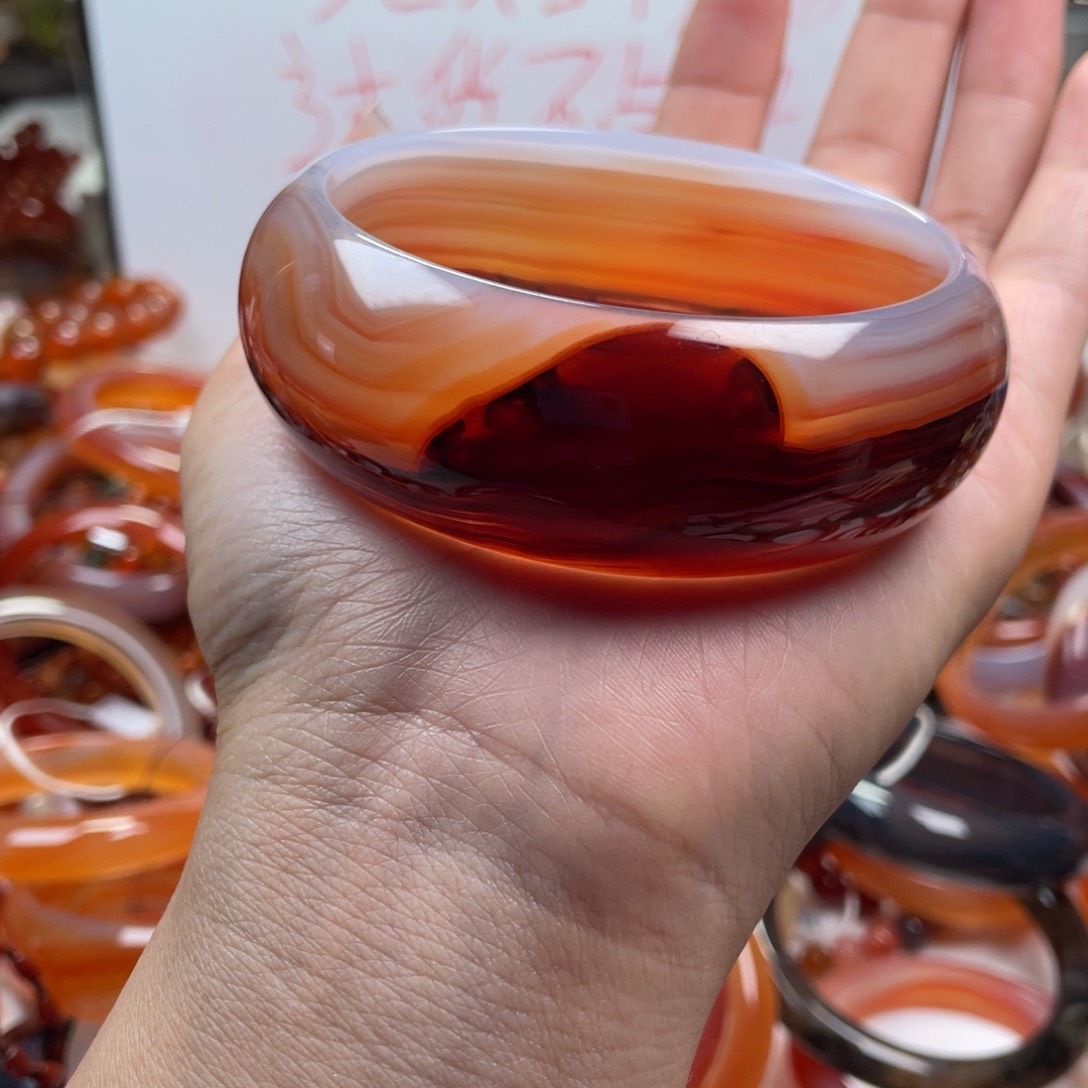 玛瑙/玉髓手镯未镶嵌微瑕