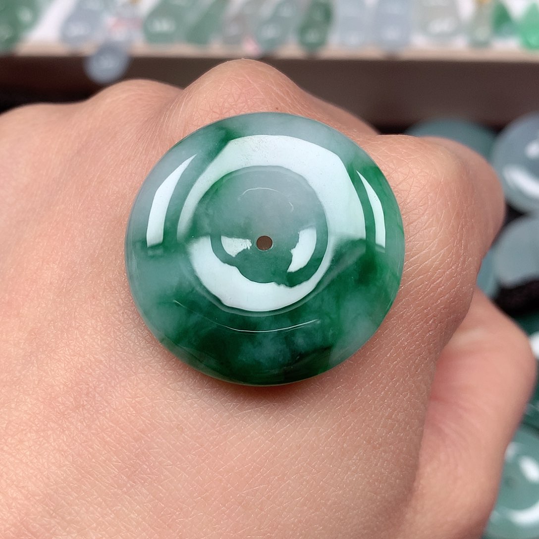 翡翠颈饰未镶嵌平安扣A