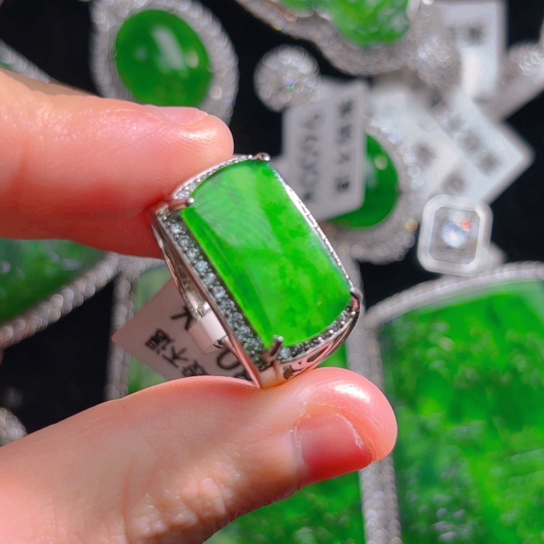 翡翠颈饰银S925镶嵌马鞍