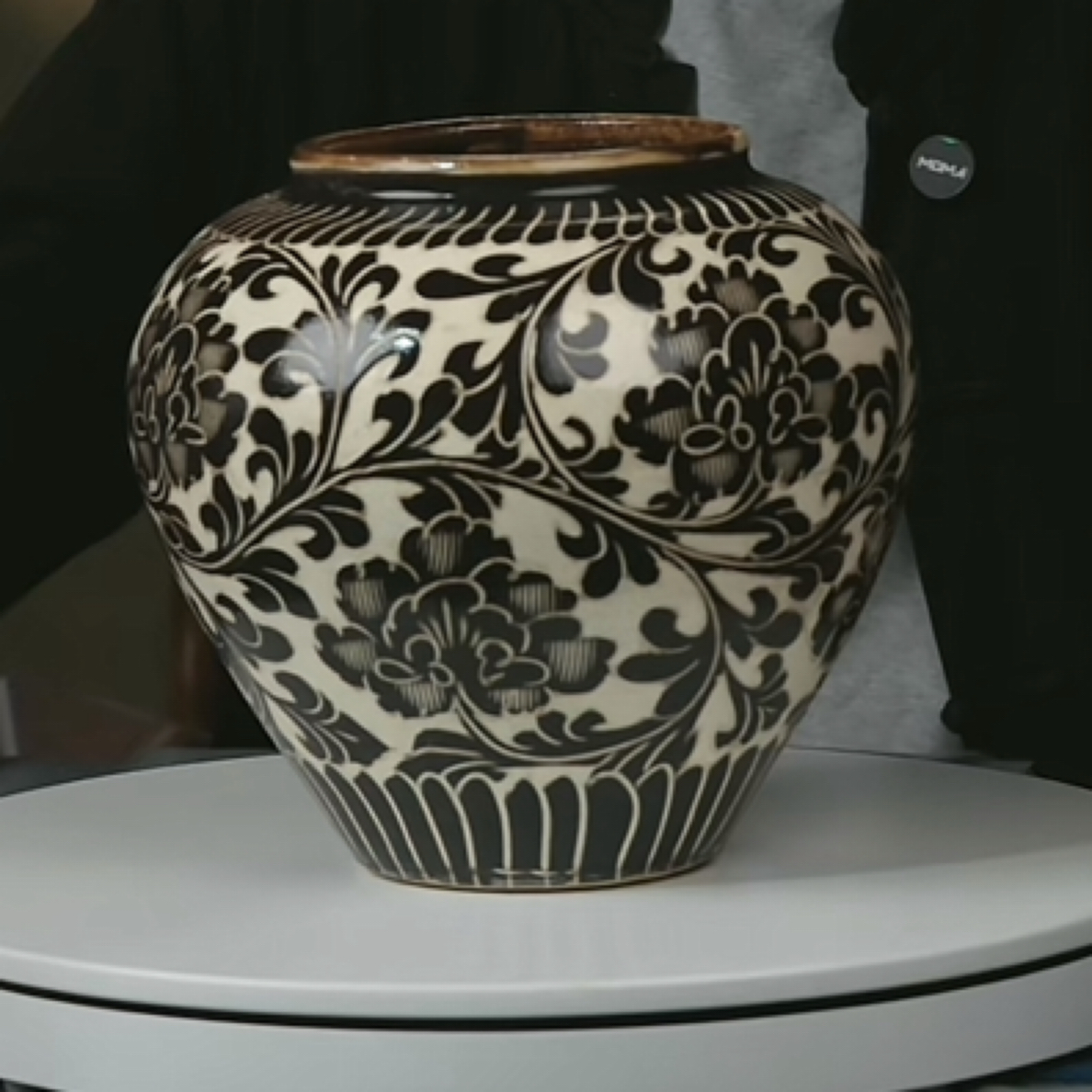 M磁州窑白地黑花纹大罐