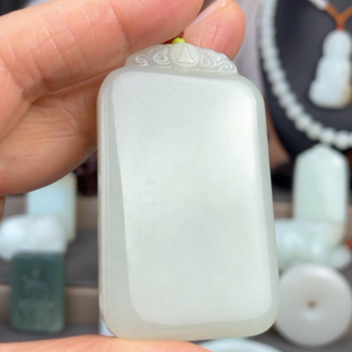 【闪购商品】颈饰未镶嵌和田玉