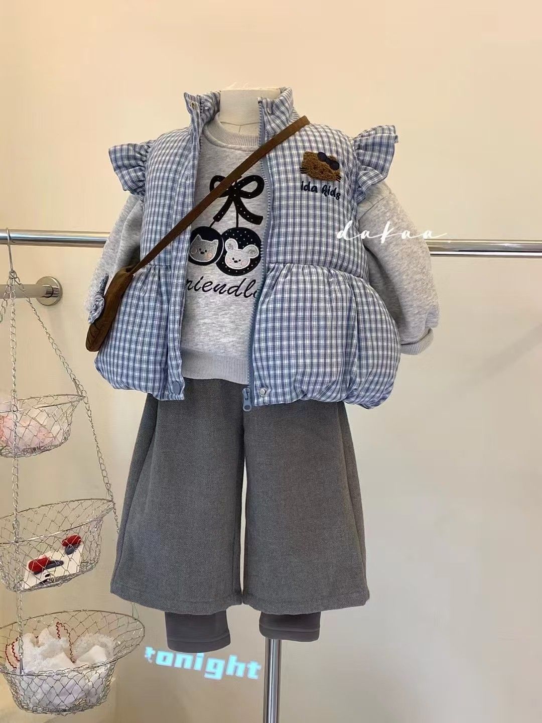 2025新款秋冬时尚马甲两件套卫衣女童卫衣套头小飞袖格子马甲