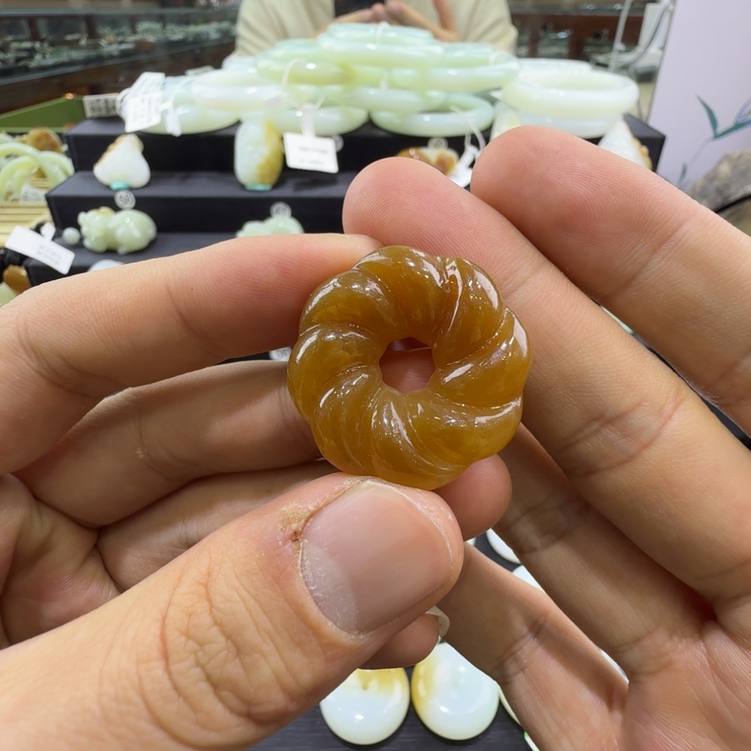 和田玉未镶嵌吊坠(赠链)新疆和田玉平安扣